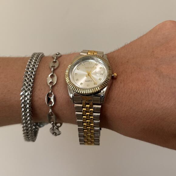 Y2K Gold Silver Quartz Watch with Patterned Dial Date Window Unisex 8.5" New - Picture 4 of 5